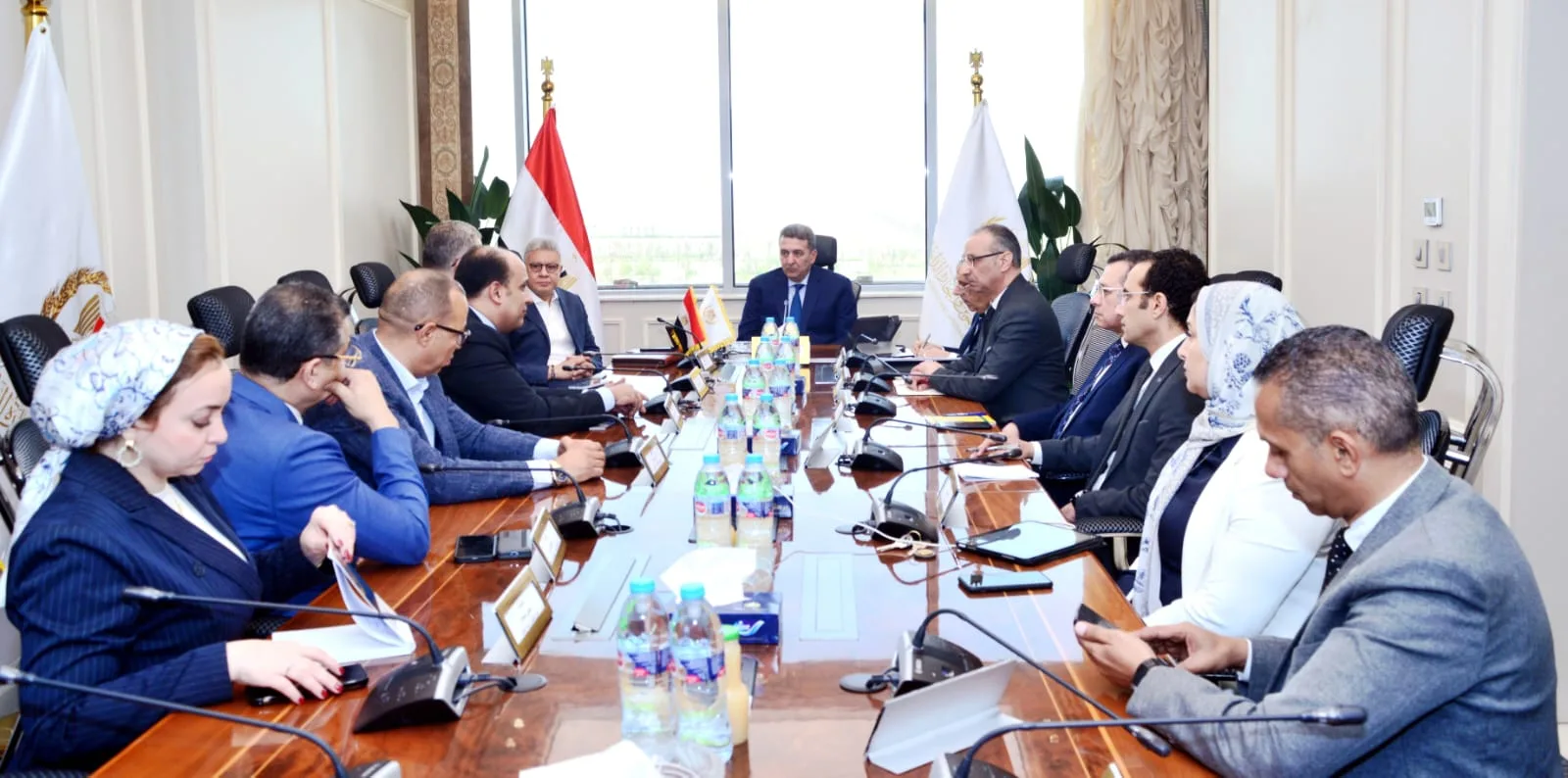 نائب وزير التموين يناقش مع “فيرنبرو” و”GRG” خطة تحسين المنافذ وتعزيز التعاون مع القطاع الخاص