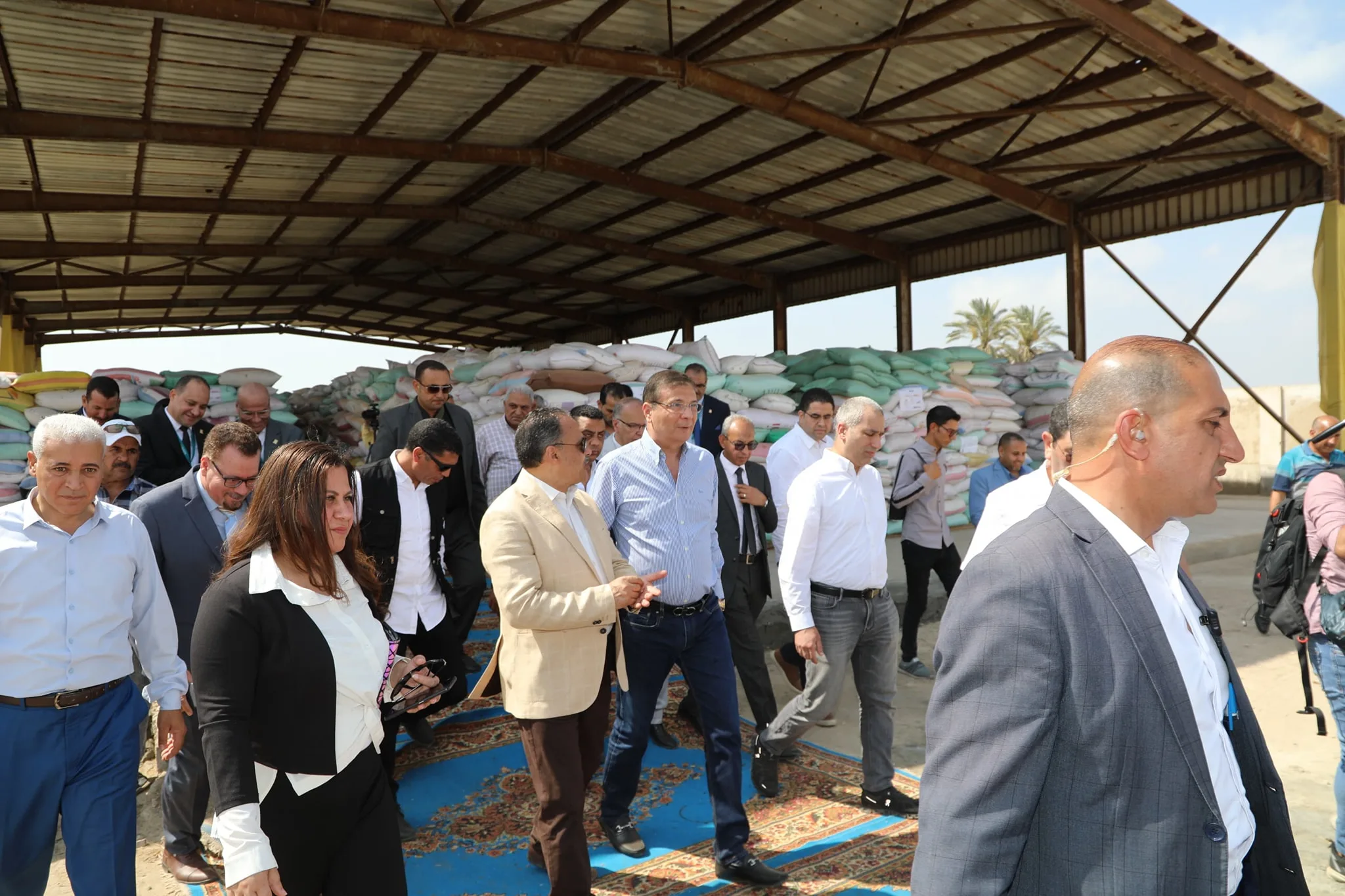 وزير الزراعة: إجمالي كمية الأقماح المستلمة تجاوزت 3.7 مليون طن حتى الآن… وعمليات التوريد لا تزال جارية وزير الزراعة: إجمالي كمية الأقماح المستلمة تجاوزت 3.7 مليون طن حتى الآن… وعمليات التوريد لا تزال جارية