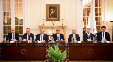 وزير الخارجية يعقد اجتماعًا للآلية الثلاثية لدول الجوار لبحث الوضع في ليبيا