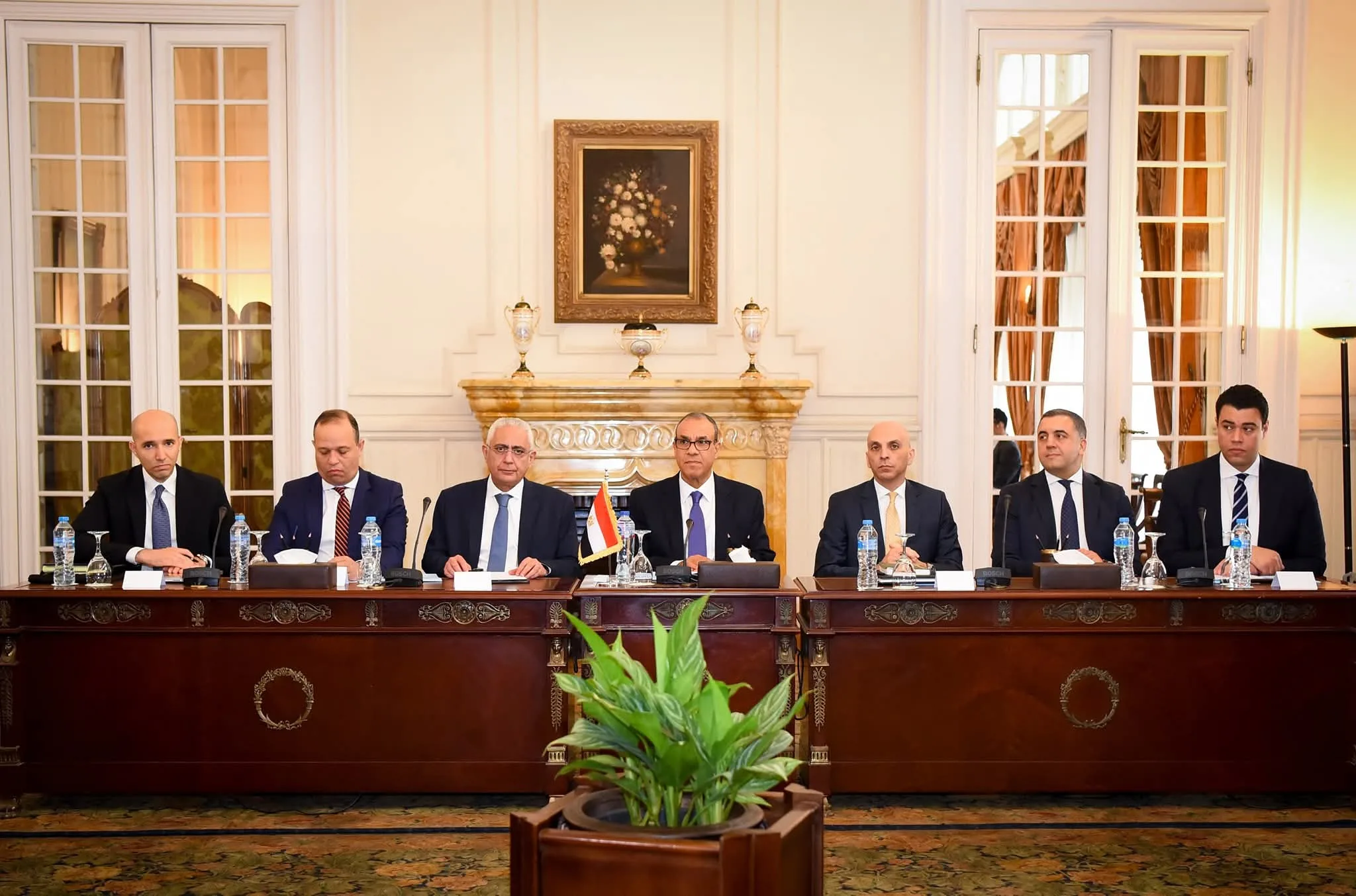 وزير الخارجية يعقد اجتماعًا للآلية الثلاثية لدول الجوار لبحث الوضع في ليبيا وزير الخارجية يعقد اجتماعًا للآلية الثلاثية لدول الجوار لبحث الوضع في ليبيا