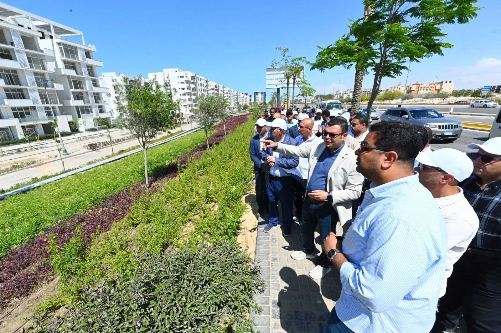 “الشربيني” يزور كومبوند مزارين والممشى السياحي في مدينة العلمين الجديدة “الشربيني” يزور كومبوند مزارين والممشى السياحي في مدينة العلمين الجديدة