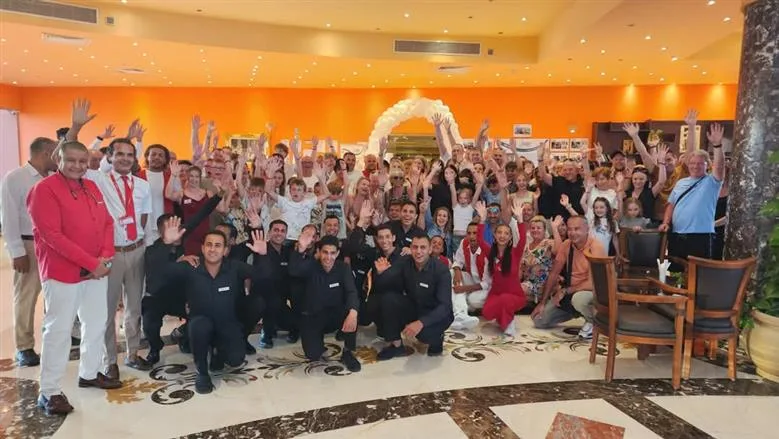 مطار مرسى علم يستقبل 164 رحلة سياحية تحمل حوالي 25 ألف سائح من أوروبا مطار مرسى علم يستقبل 164 رحلة سياحية تحمل حوالي 25 ألف سائح من أوروبا