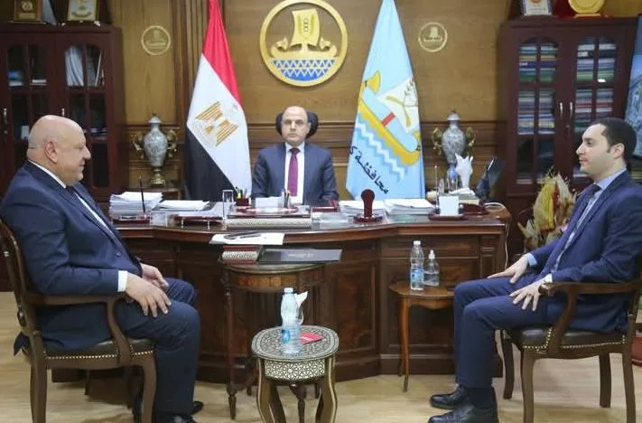 محافظ كفر الشيخ يبحث قضايا الدوائر مع أعضاء البرلمان ومجلس الشيوخ وطرق معالجتها محافظ كفر الشيخ يبحث قضايا الدوائر مع أعضاء البرلمان ومجلس الشيوخ وطرق معالجتها