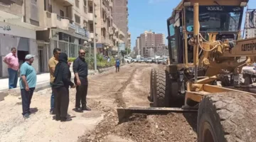 محافظ كفر الشيخ يراقب تقدم أعمال رصف شارع الجيش في دسوق
