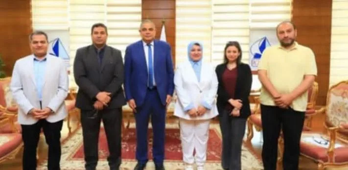 رئيس جامعة كفر الشيخ يرحب بوفد من جهاز تطوير المشروعات المتوسطة والصغيرة ومتناهية الصغر رئيس جامعة كفر الشيخ يرحب بوفد من جهاز تطوير المشروعات المتوسطة والصغيرة ومتناهية الصغر