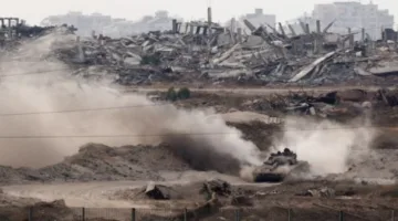 هآرتس: نقل المعتقلين في غزة يُفقد الجيش الإسرائيلي الرؤية.