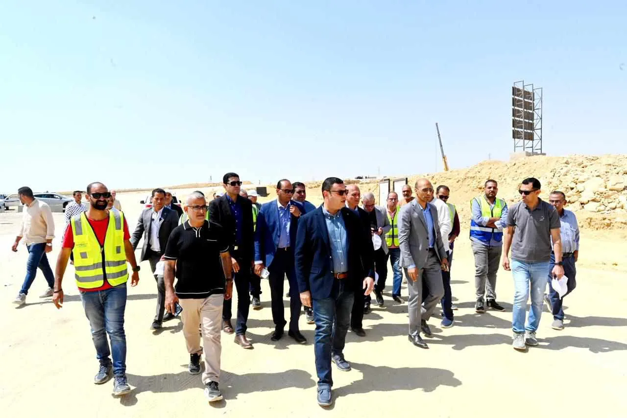 خلال زيارة للعاصمة الإدارية والقاهرة الجديدة.. وزير الإسكان يوجه بتحديث محور التسعين الجنوبي. خلال زيارة للعاصمة الإدارية والقاهرة الجديدة.. وزير الإسكان يوجه بتحديث محور التسعين الجنوبي.