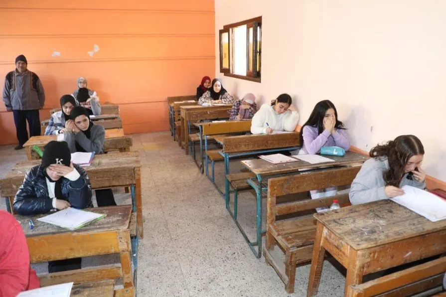 قبل بدء الامتحانات غدًا.. 7 ممنوعات في لجان شهادة الإعدادية قبل بدء الامتحانات غدًا.. 7 ممنوعات في لجان شهادة الإعدادية