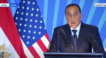 رئيس الحكومة: مصر تمر بمرحلة جديدة ونسعى لجذب الاستثمارات الأجنبية