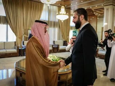 بعد رفع العقوبات.. السعودية وقطر تعلنان عن دعم مالي مشترك للقطاع العام في سوريا