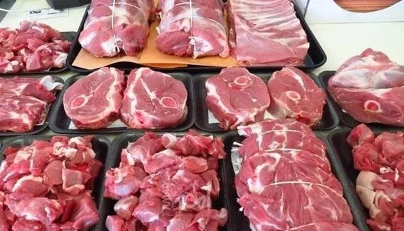 غداً.. استمرار مبادرة بيع اللحوم المحلية بأسعار منخفضة عبر 8 نقاط ومنافذ جزارة. غداً.. استمرار مبادرة بيع اللحوم المحلية بأسعار منخفضة عبر 8 نقاط ومنافذ جزارة.