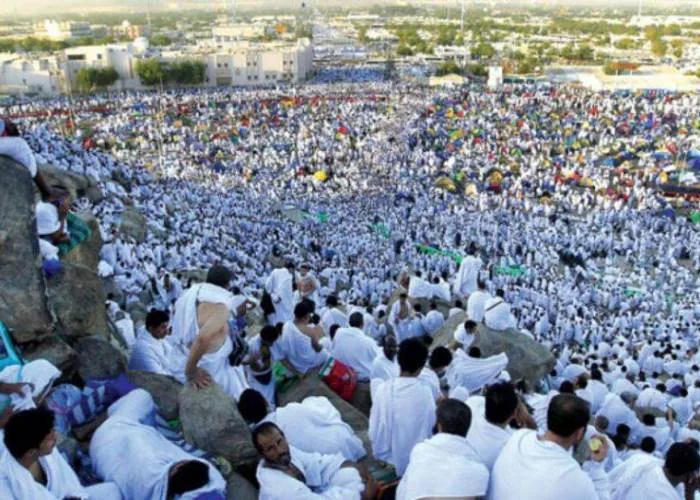 الداخلية السعودية: عقوبة تصل إلى 20 ألف ريال لمن يُقبض عليه وهو يؤدي أو يحاول أداء الحج بدون تصريح. الداخلية السعودية: عقوبة تصل إلى 20 ألف ريال لمن يُقبض عليه وهو يؤدي أو يحاول أداء الحج بدون تصريح.