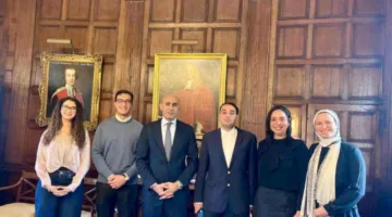وزير التعليم يلتقي مجموعة من الطلاب المصريين في جامعة كامبريدج: نماذج فخر للدولة المصرية في الخارج.