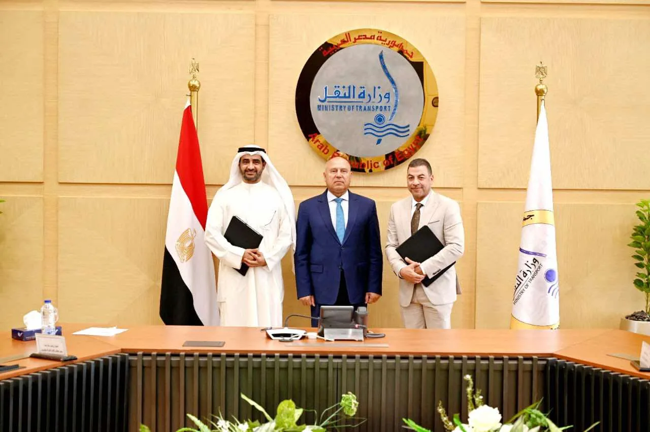وزير النقل يشهد ترخيص شركة جرين فالي لخدمات السيارات الكهربائية للعمل في مجال نقل الركاب