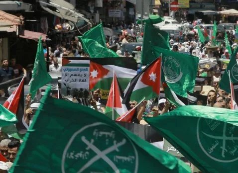 3 أسابيع حاسمة لمصير حزب الجبهة الأردني بعد الحظر المعروف: مناقشات داخلية متصاعدة ورسالة تهدئة بدون محتوى سياسي للكوادر عقب المطالب بإجراء انتخابات داخلية 3 أسابيع حاسمة لمصير حزب الجبهة الأردني بعد الحظر المعروف: مناقشات داخلية متصاعدة ورسالة تهدئة بدون محتوى سياسي للكوادر عقب المطالب بإجراء انتخابات داخلية