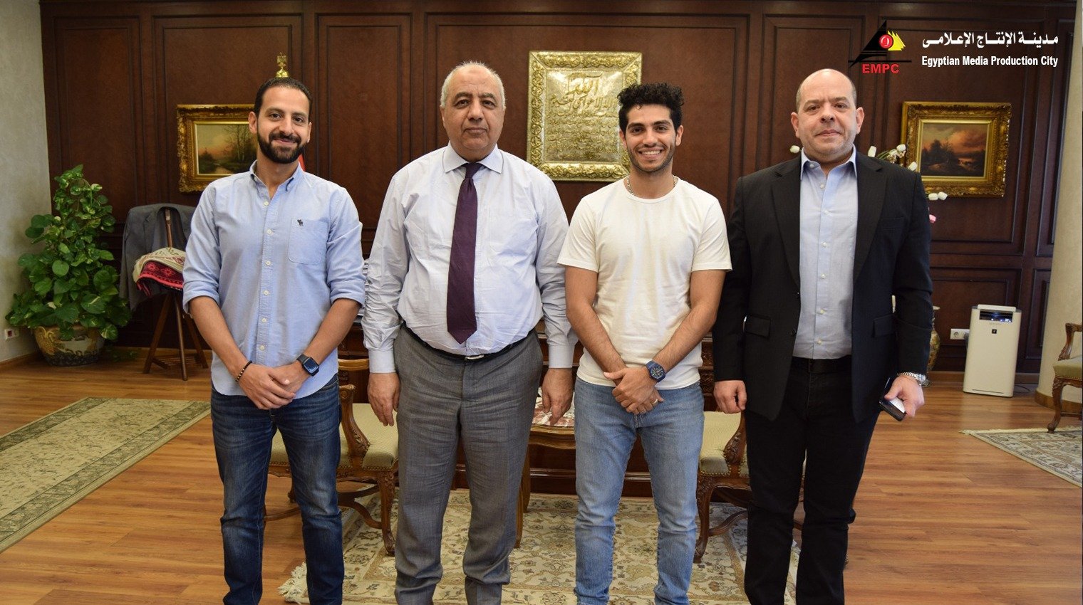 النجم المصرى العالمى مينا مسعود يزور مدينة الإنتاج الإعلامى ويشيد بإمكانياتها
