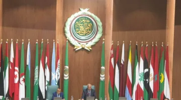 وفد الجامعة العربية برئاسة السفير حسام زكي يتوجه إلى بغداد