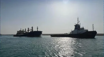 قناة السويس: انخفاض عائدات أبريل واستمرار قلق الشركات رغم توقف هجمات الحوثيين على السفن