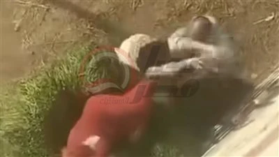 فيديو مثير يُظهر هجوم رجل على امرأة في الدقهلية يثير الجدل على وسائل التواصل الاجتماعي.