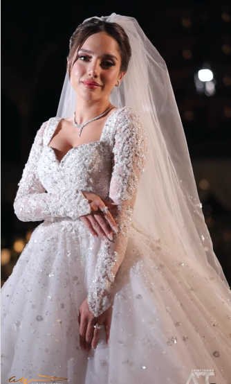 الفنانة رنا رئيس