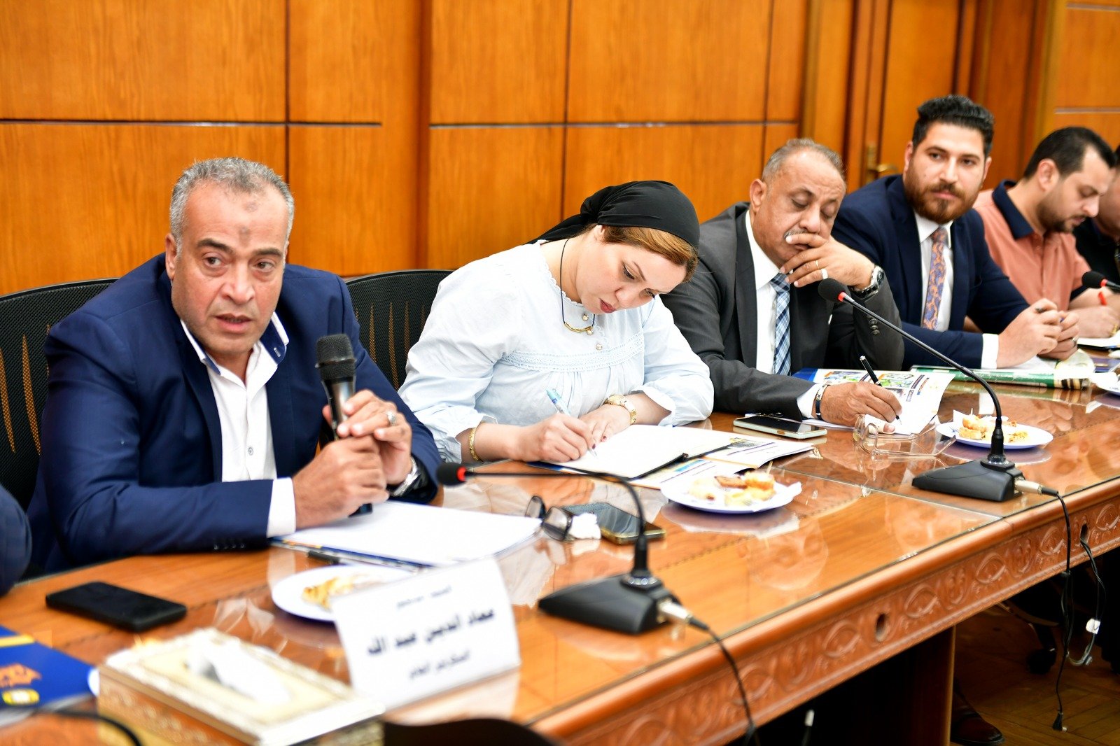 جانب من لقاء المحافظ بالمستثمرين (3)