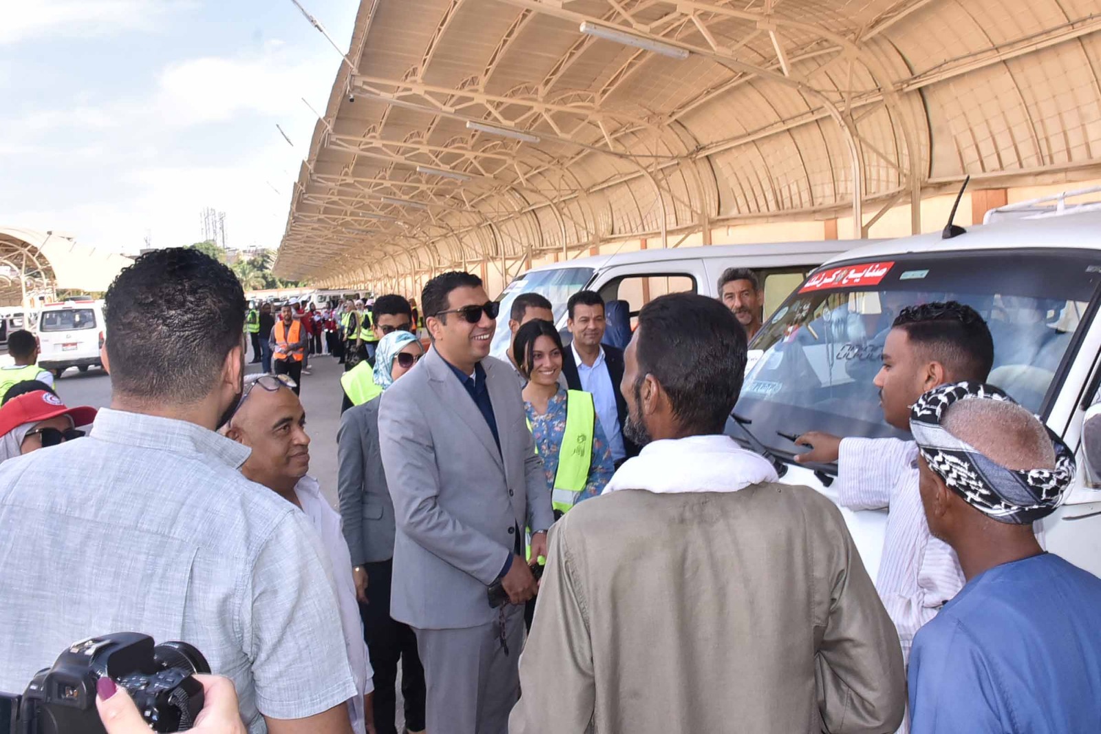 حملة خطوات ضد الإدمان لمبادرة ظواهر في مواقف السيارات