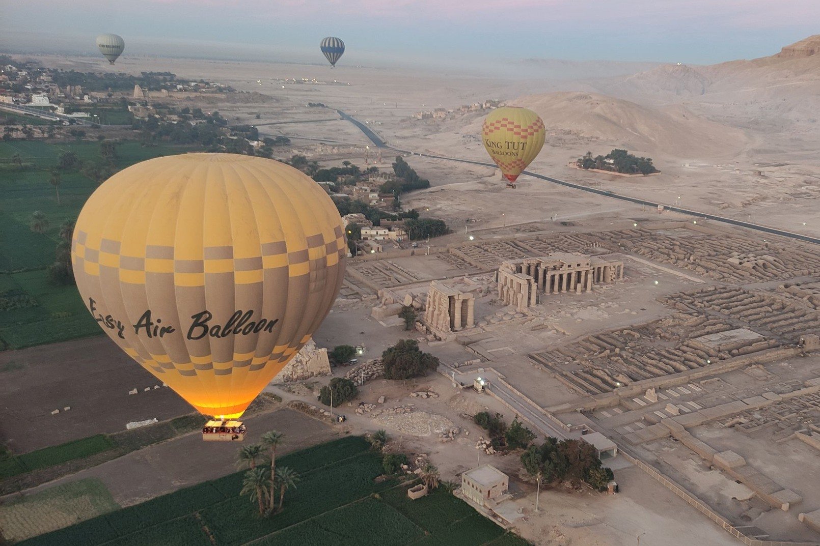 البالون سحر خاص يحقق البهجة للسياح من حول العالم