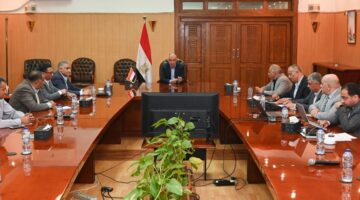 وزير الري يتابع تطهيرات الترع والاستعداد لفترة أقصى الاحتياجات المائية