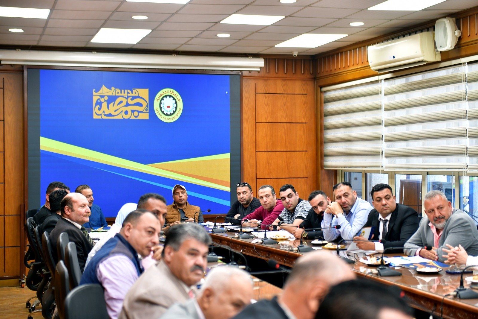جانب من لقاء المحافظ بالمستثمرين (2)