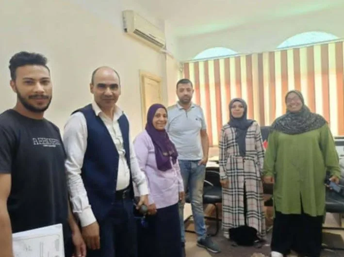فاعل المجتمع في شمال سيناء يناقش خطة الدولة للسكان مع التثقيف الصحي فاعل المجتمع في شمال سيناء يناقش خطة الدولة للسكان مع التثقيف الصحي