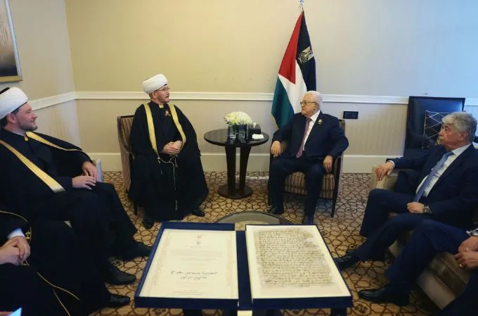 محمود عباس يشكر مفتي روسيا على مواقفه الداعمة للفلسطينيين
