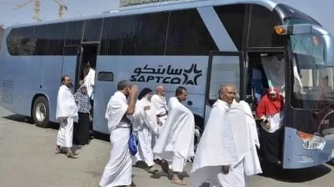 180 حافلة جديدة لنقل الحجاج المصريين و400 سائق بعد اجتياز اختبارات المخدرات والتدريب. 180 حافلة جديدة لنقل الحجاج المصريين و400 سائق بعد اجتياز اختبارات المخدرات والتدريب.