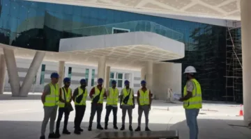 وزارة العمل: وصول عمال مصريين إلى وظائفهم في شركة مقاولات في الإمارات