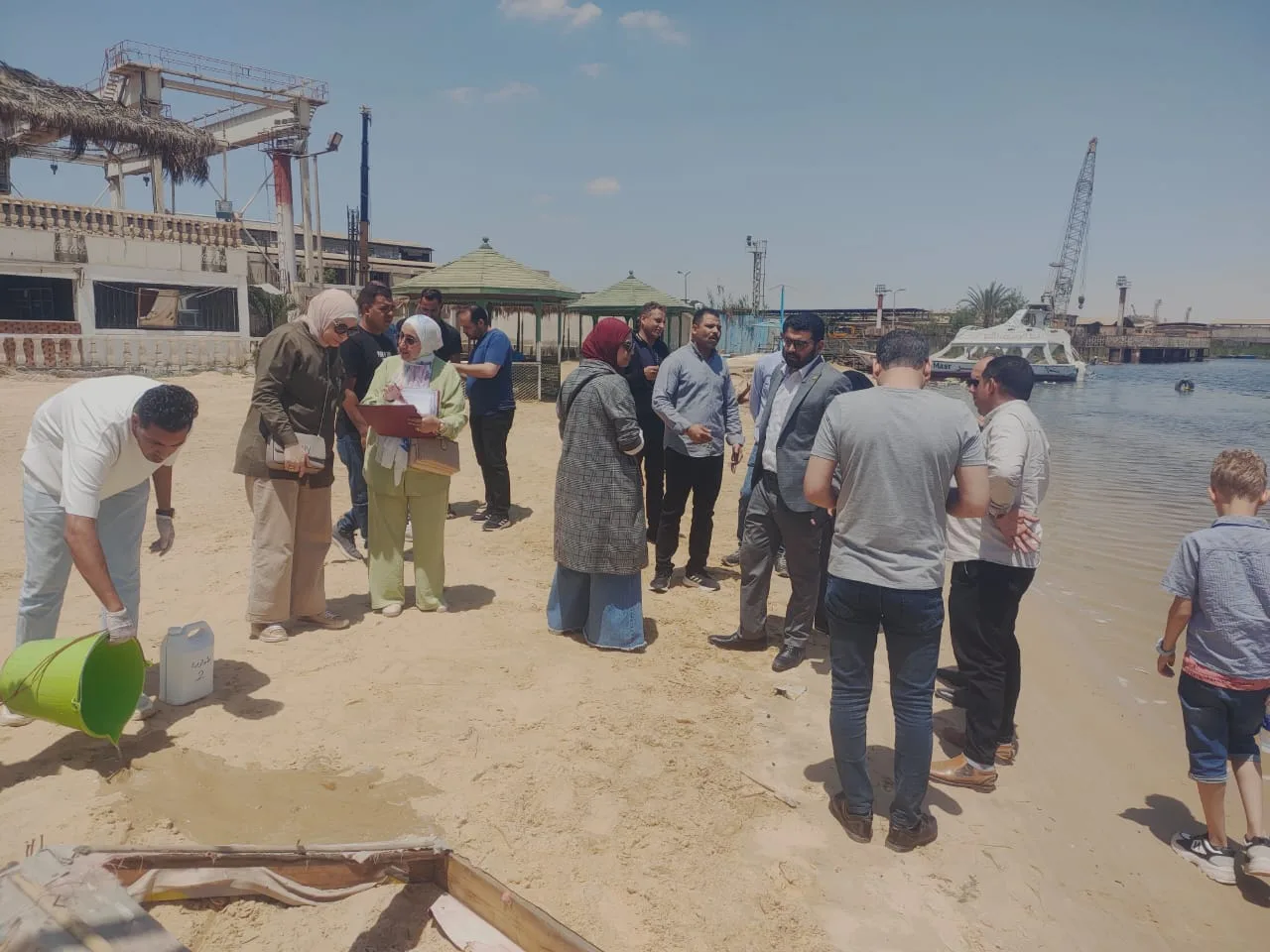 شئون البيئة بالإسماعيلية تتابع المنشآت المطلة على بحيرة التمساح