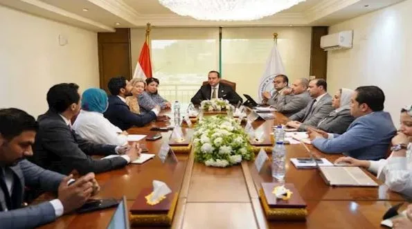 رئيس الهيئة الصحية يناقش مع سانوفي التعاون في مجال تشخيص وعلاج الأمراض الجينية والمناعية رئيس الهيئة الصحية يناقش مع سانوفي التعاون في مجال تشخيص وعلاج الأمراض الجينية والمناعية