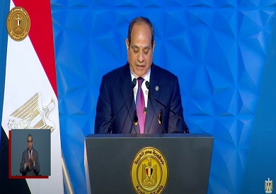 السيسي: قانون العمل الجديد يمثل نقلة نوعية في مسيرة الحقوق العمالية