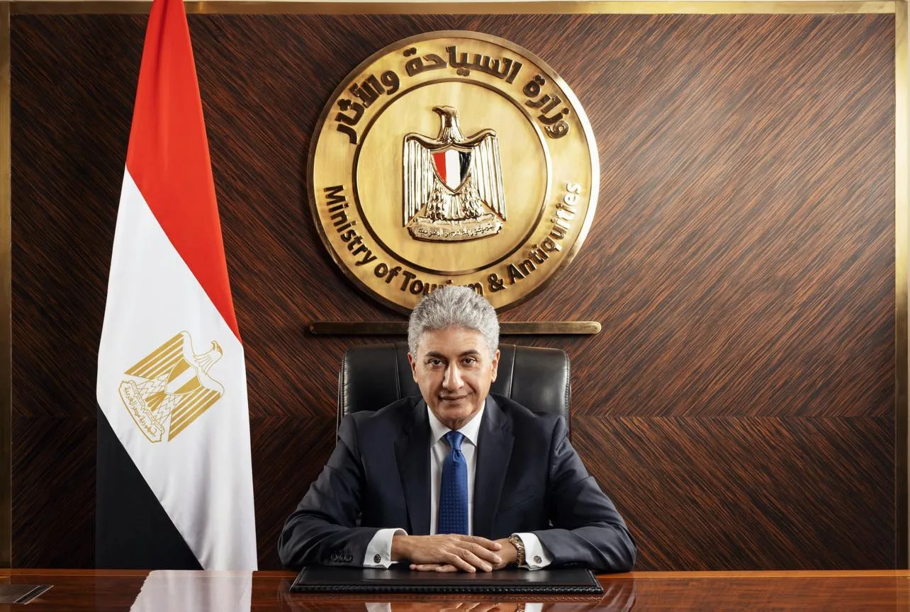 مصر تطلق منصة رقمية لتأهيل الكوادر السياحية وتتبنى الذكاء الاصطناعي في الترويج