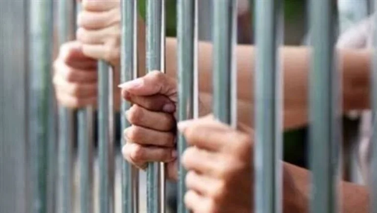 اعتقال شخصين لمدة 4 أيام بتهمة حيازة 120 طربة من الحشيش في إيتاي البارود اعتقال شخصين لمدة 4 أيام بتهمة حيازة 120 طربة من الحشيش في إيتاي البارود