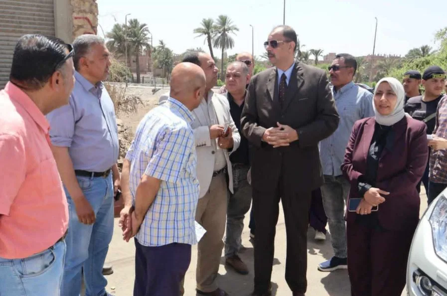 محافظ سوهاج يزور شارع طراد النيل في أخميم بعد الانتهاء من أعمال الرصف والتجميل محافظ سوهاج يزور شارع طراد النيل في أخميم بعد الانتهاء من أعمال الرصف والتجميل