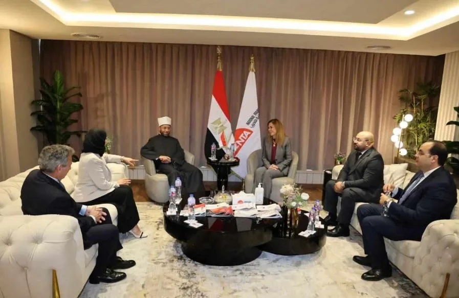 وزير الأوقاف: تحية صادقة للمرأة المصرية التي برهنت على قدرتها على التميز والابتكار وزير الأوقاف: تحية صادقة للمرأة المصرية التي برهنت على قدرتها على التميز والابتكار