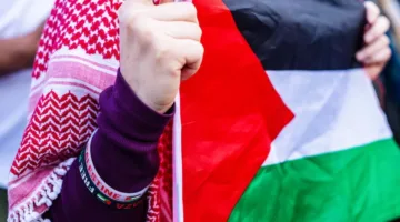 لأول مرة.. الفلسطينيون يتمكنون من رفع علمهم في منظمة الصحة العالمية