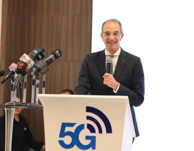 مصر تهدف إلى ربط كابلات الألياف الضوئية لـ 50% من مستخدمي الإنترنت الثابت خلال خمس سنوات مصر تهدف إلى ربط كابلات الألياف الضوئية لـ 50% من مستخدمي الإنترنت الثابت خلال خمس سنوات