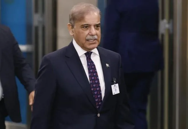 رئيس الوزراء الباكستاني: من حق باكستان الرد بقوة على أي عمل حربي من الهند