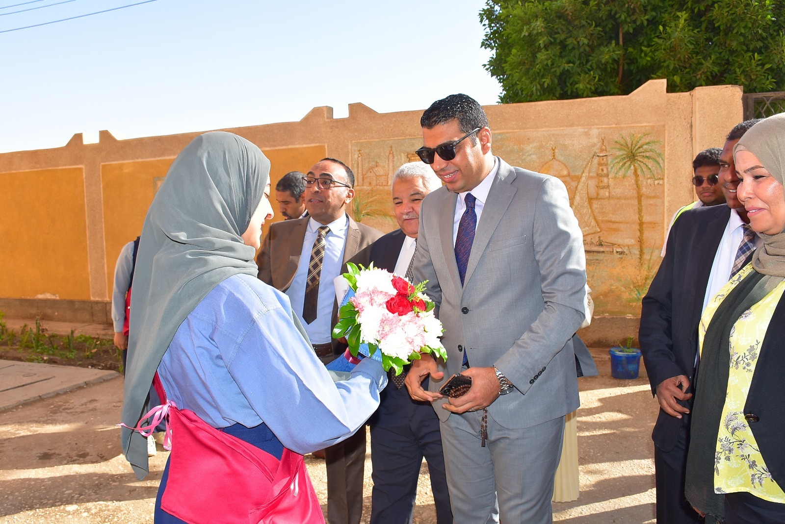 نائب محافظ الأقصر يشهد فاعليات حملة خطوات ضد الإدمان