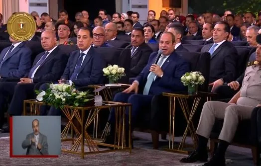 الرئيس السيسي: إذا كنتم ترغبون في تحسين وضع بلدكم، فهذا لن يكون سهلاً. الرئيس السيسي: إذا كنتم ترغبون في تحسين وضع بلدكم، فهذا لن يكون سهلاً.