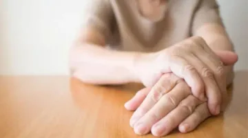 بحث: زيادة مخاطر ظهور أعراض الشلل الرعاش المبكر نتيجة الإفراط في تناول الأطعمة فائقة المعالجة