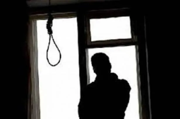 انتحار رجل يشنق نفسه بسبب الديون في قرية دوار جبلة بالفيوم
