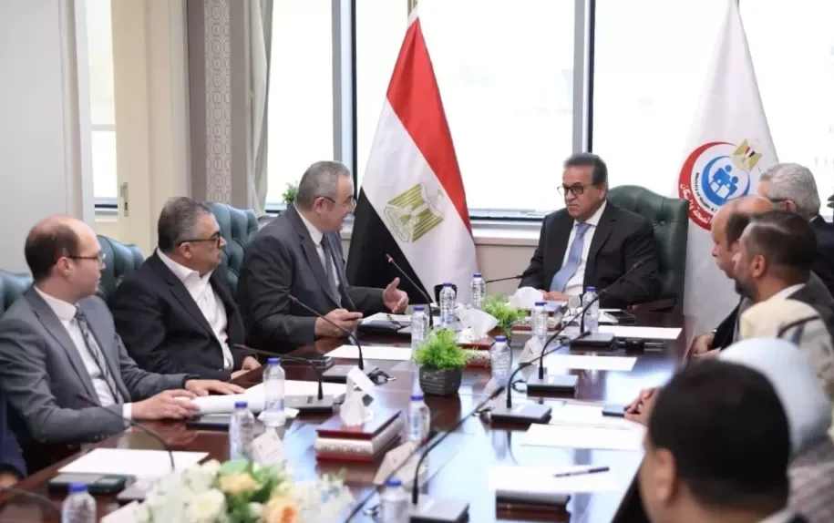 وزير الصحة يوجه بتعزيز برامج تدريب الأطباء المقيمين والتعاون مع المستشفيات الجامعية