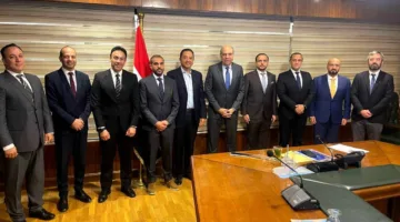 وزير الطيران يبحث مع وفد شركة Space42 آفاق التعاون في مجالات التحول الرقمي وتكنولوجيا الفضاء