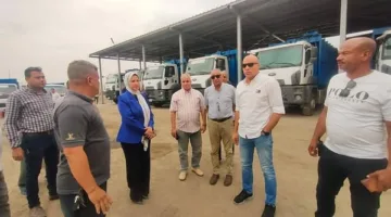 رئيس هيئة النظافة في القاهرة يقوم بزيارة ميدانية لمجمع كراجات المقطم ويثني على جهود الموظفين.